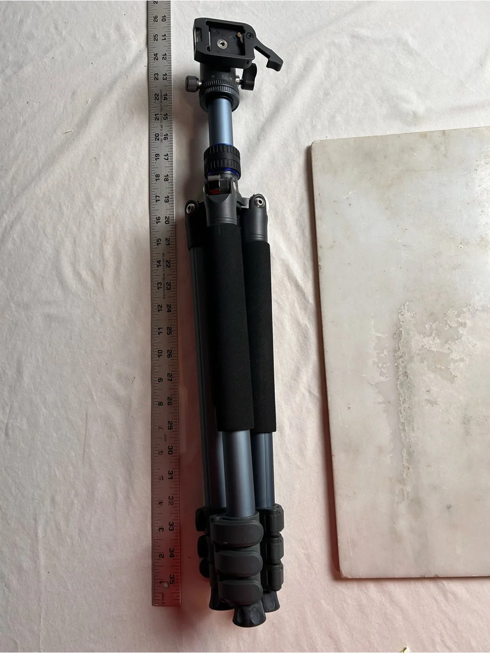 Dolica telescoping Lightweight Blue/Black Camera Tripod with Quick-Release Head